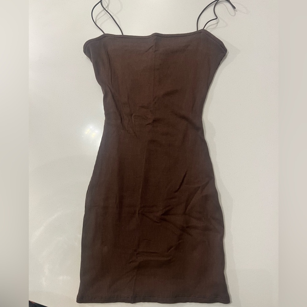 Windsor body con mini dress in brown, size MEDIUM. New with tags.